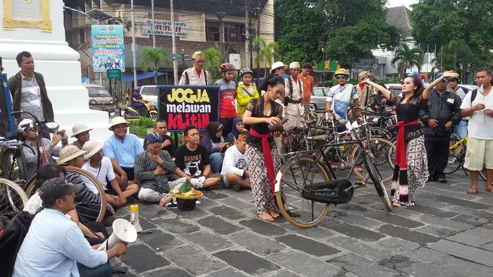 Marak Kekerasan Remaja, Warga Yogya Gelar Ruwatan