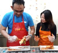 Membuat kimchi