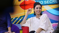 Ia tidak bisa menyembunyikan kebahagiaan itu di depan kamera. Foto: Hanif Hawari