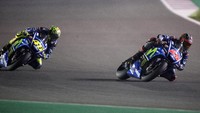 Rossi sempat terlibat perebutan posisi kedua dengan Vinales. Mirco Lazzari gp/Getty Images.