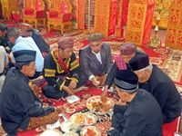 Orang Minang Juga Lakukan Makan Bersama dalam Bajamba yang Islami