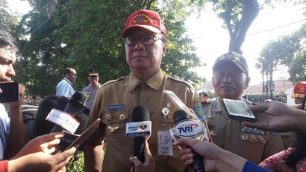 Mendagri menjadi inspektur upacara dan meresmikan patung pendiri IPDN.