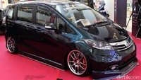 Ajang Indonesia Automodified (IAM) MBtech 2017, kembali menghadirkan mobil modifikasi yang apik dan menarik. Salah satunya Honda Freed 2013 milik peserta asli Lombok, Dody Narasanjaya.