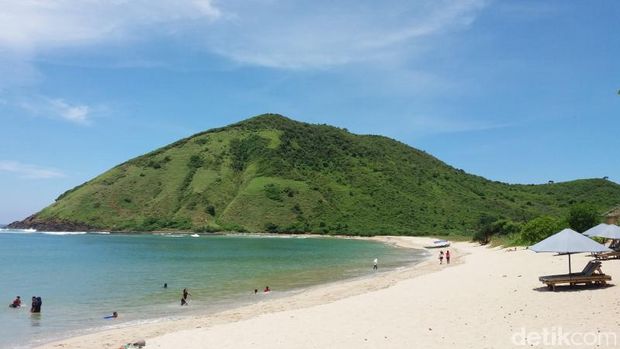 Pantai Mawun di Lombok