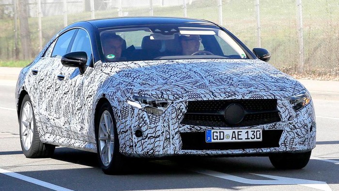Mercedes-Benz CLS Mulai Tampakkan Diri