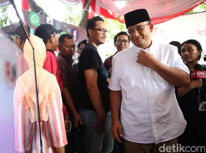 Disebut Trauma Debat oleh Timses Ahok, Anies Tersenyum