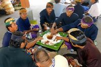 Begini Tradisi Orang Bali Megibung, Makan Bersama untuk 