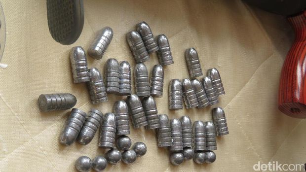 Polisi Gagalkan Penyelundupan Senapan Walther Dominator dari AS