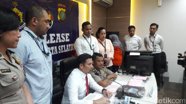 Rampas HP WNA yang Jadi Penumpangnya, Sopir Taksi Ini Ditangkap