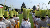 Prosesi Tawur Kesanga dilakukan sehari sebelum hari raya Nyepi dengan maksud untuk membersihkan bumi atau jagad dari segala kekotoran.
