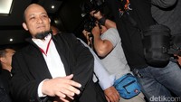 Seharusnya Senin (27/3/2017) ini para penyidik KPK, seperti Novel Baswedan bersaksi untuk menkonfrontir penyataan anggota DPR RI komisi II Miryam Haryani di persidangan sebelumnya. 