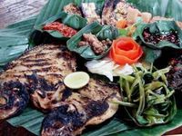Begini Tradisi Orang Bali Megibung, Makan Bersama untuk Kekeluargaan