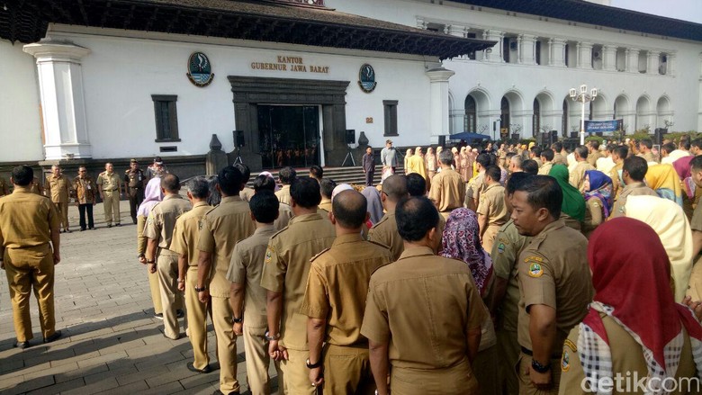 ASN Penyebar Kebencian Terbanyak Ternyata Dosen! ASN Penyebar Kebencian Terbanyak Ternyata Dosen!