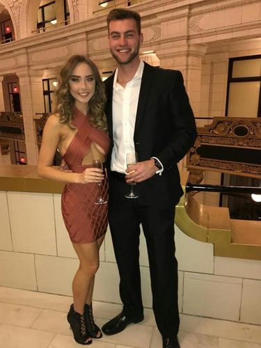 Wanita Cantik & Seksi Ini Ternyata Putri Eminem