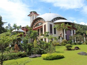 Masjid At Taawun, Ikon Wisata Religi di Puncak