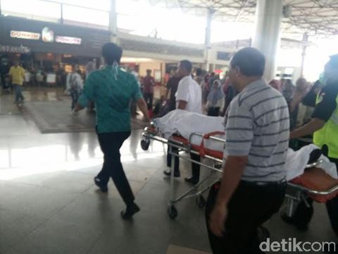Jamaah umroh meninggal dunia tiba di Bandara Juanda
