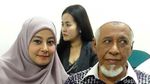 Kenakan Hjiab Ungu, Putri Aisyah Siap Menjanda?