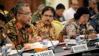 Menteri Desa Pembangunan Daerah Tertinggal dan Transmigrasi, Eko Putro Sanjojo saat memaparkan agraria dan retribusi aset yang sedang dikelolah pemerintah.
