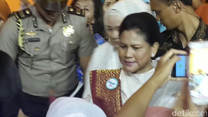 Ajak Guru Dialog, Iriana Berperan Jadi Anak TK yang Ngambek