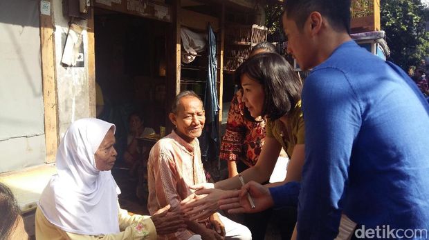 Veronica Tan kunjungi warga sakit di Petojo / 