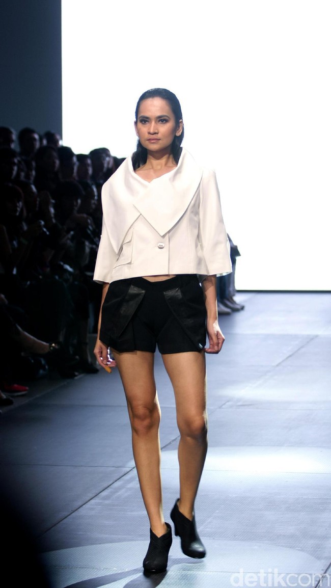 Ardistia Nerw York di Plaza Indonesia Lt.8 jakarta. Plaza Indonesia Fashion Week 2017. [Foto: Mohammad Abduh/Wolipop]