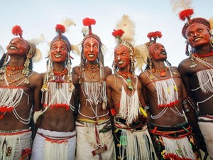 Suku di Afrika yang Punya Kontes Kecantikan Pria