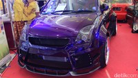 Lebih ke bodi, sama mesin, jadi performa racing, bodi dibuat ekstrim, ujar Daniel Welianto dari Lombok, kepada detikOto, di Indonesia Automodified MBtech 2017 di Atrium Lombok Epicentrum Mall, Mataram