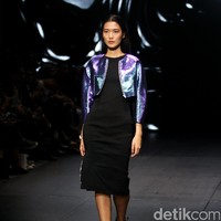 Koleksi terbaru Yosafat Dwi Kurniawan yang bertempat di Plaza Indonesia Lt. 8 Jakarta. Plaza Indonesia Fashion Week 2017. [Foto: Mohammad Abduh/Wolipop]