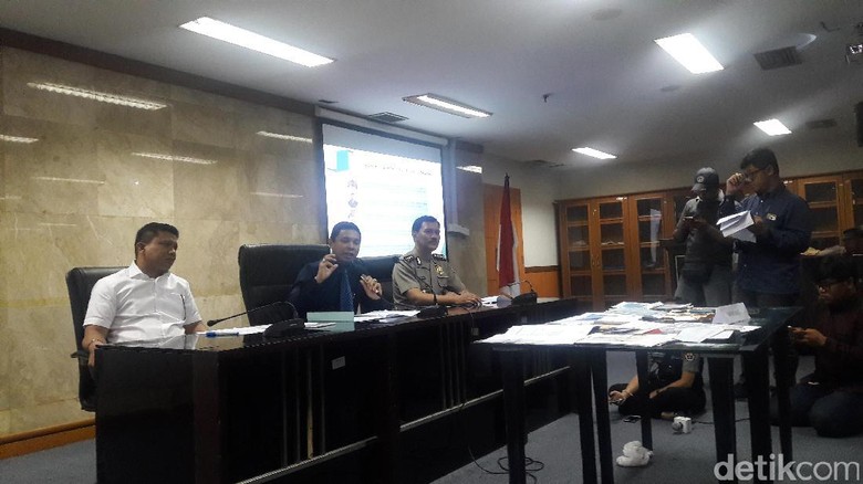 Polisi Gagalkan Penyelundupan 82 Warga Negara Asing Polisi Gagalkan Penyelundupan 82 Warga Negara Asing