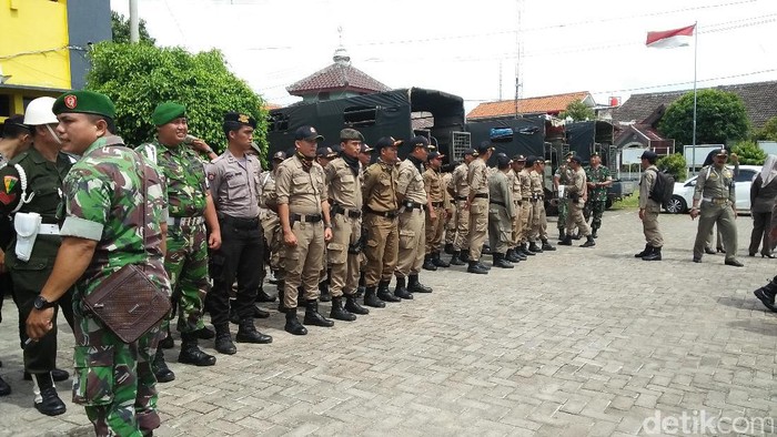 Petugas Gelar Operasi Yustisi Antisipasi Terorisme di Cilegon