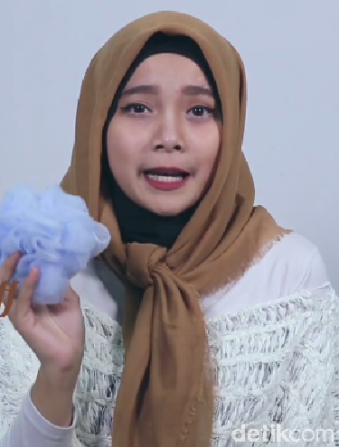 4 Trik Hijab yang Mungkin Belum Pernah Anda Coba