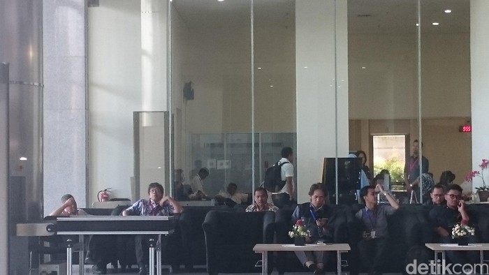 Pemeriksaan Saksi Pertama untuk Andi Narogong di Kasus e-KTP