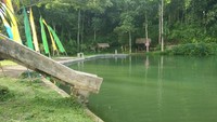 Berlokasi di Desa Sananrejo, Kecamatan Turen, Kabupaten Malang, terdapat Ekowisata Boon Pring yang terkenal akan telaganya. Dalam bahasa Jawa, telaga juga disebut dengan kata Embung (Aminudin/detikTravel)