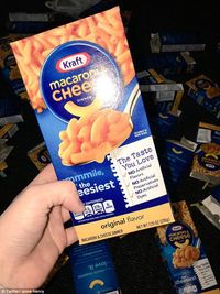 Dua Remaja Perempuan Ini Nekat Mengisi Bak Mandinya dengan Mac and Cheese!