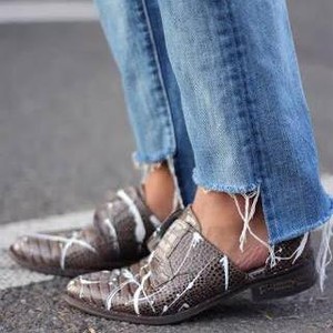 5 Sepatu Flats Gaya Baru untuk Dipadukan dengan Celana Jeans 5 Sepatu Flats Gaya Baru untuk Dipadukan dengan Celana Jeans