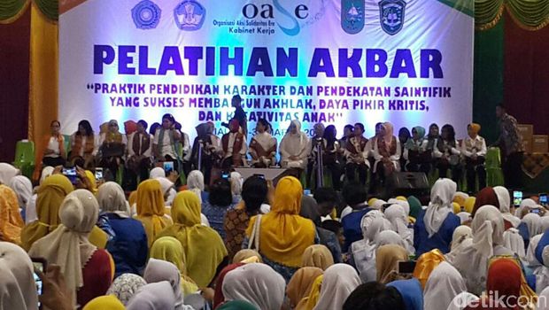 Ajak Guru Dialog, Iriana Berperan Jadi Anak TK yang Ngambek