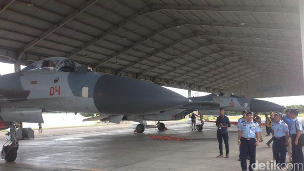 Kadispen TNI meninjau 3 satuan di Lanud Makassar.