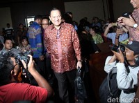 Jokowi Ajukan Perry Warjiyo Sebagai Calon Tunggal Gubernur BI