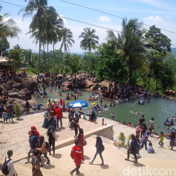 Inilah Taman Batu yang Tengah Populer di Purwakarta
