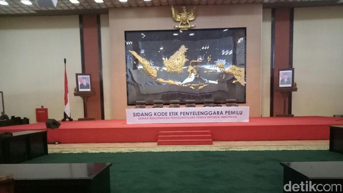 Dianggap Tak Netral, KPU-Bawaslu DKI Disidang DKPP di DPR