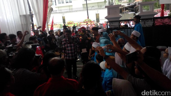 Megawati dan Djarot Hadiri HUT Banteng Muda Indonesia