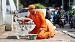 Pasukan Oranye Percantik Kursi Pedestrian