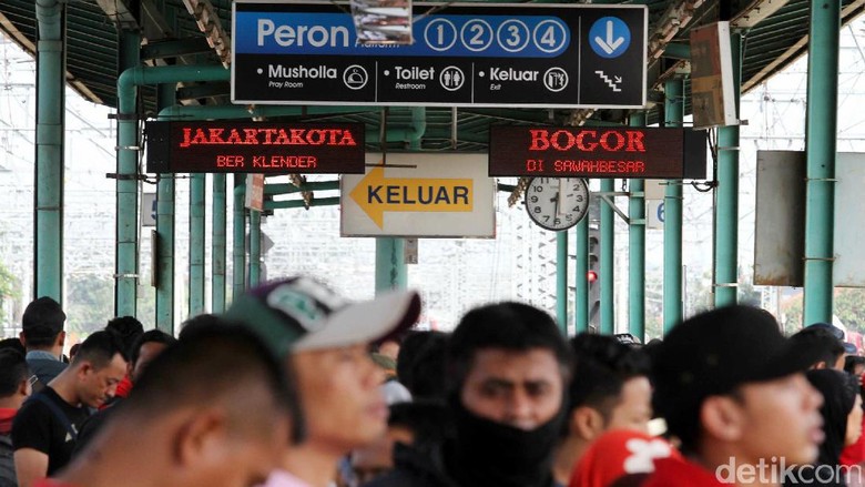 Stasiun di Jakarta Harus Sediakan Lahan Parkir Ojek Online Stasiun di Jakarta Harus Sediakan Lahan Parkir Ojek Online
