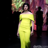 Yosep Sinudarsono mengangkat tema EDEN di Plaza Indonesia Fashion Week 2017. Jakarta. Plaza Indonesia. [Foto: Mohammad Abduh/Wolipop]