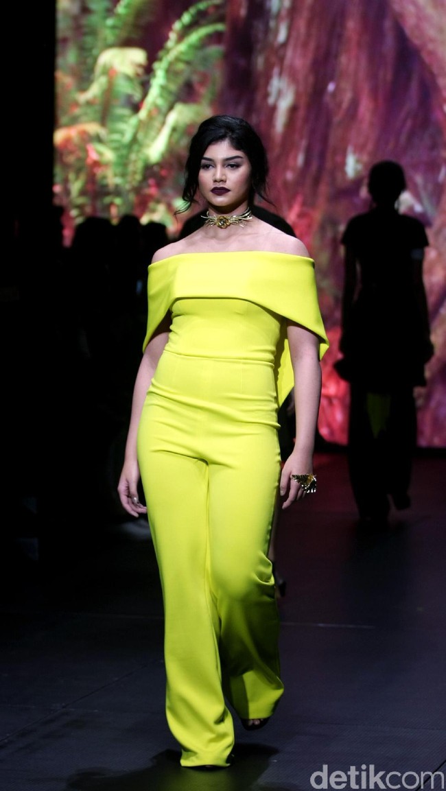 Yosep Sinudarsono mengangkat tema EDEN di Plaza Indonesia Fashion Week 2017. Jakarta. Plaza Indonesia. [Foto: Mohammad Abduh/Wolipop]