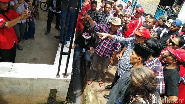 Djarot di Lubang Buaya / 