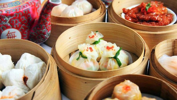 Ragam dim sum yang enak dicocol dengan saus.