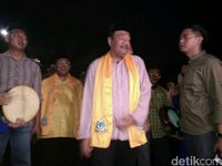 Kenakan Selendang Kuning, Djarot Hadiri Pengajian Golkar