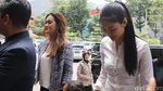 Adik Julia Perez Datangi Polres Jakarta Selatan