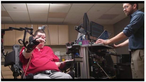 8 Tahun Lumpuh, Pria Ini Bisa Gerak Lagi dengan Kekuatan Pikiran